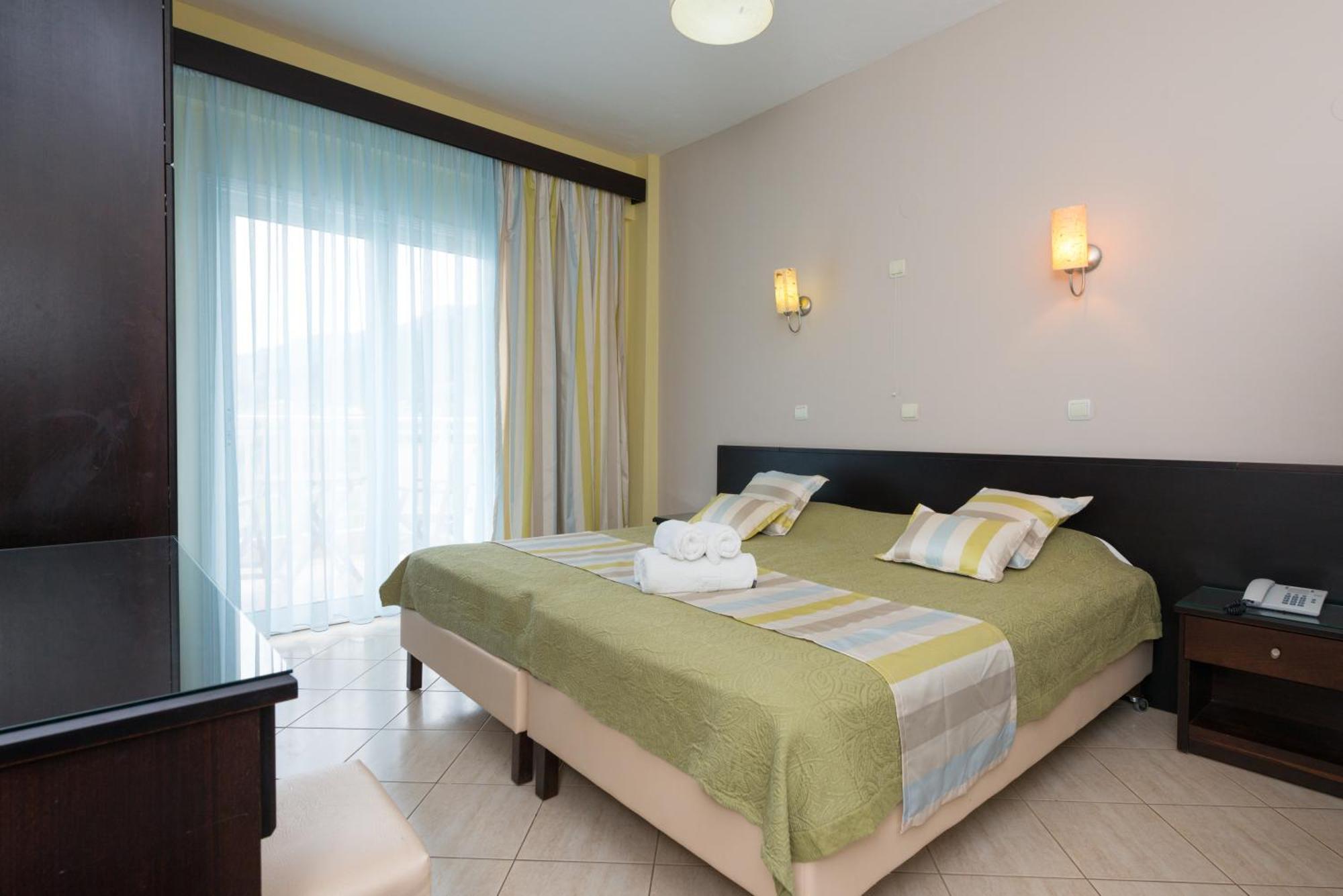 Maranton Beach Hotel Koinyra Room photo